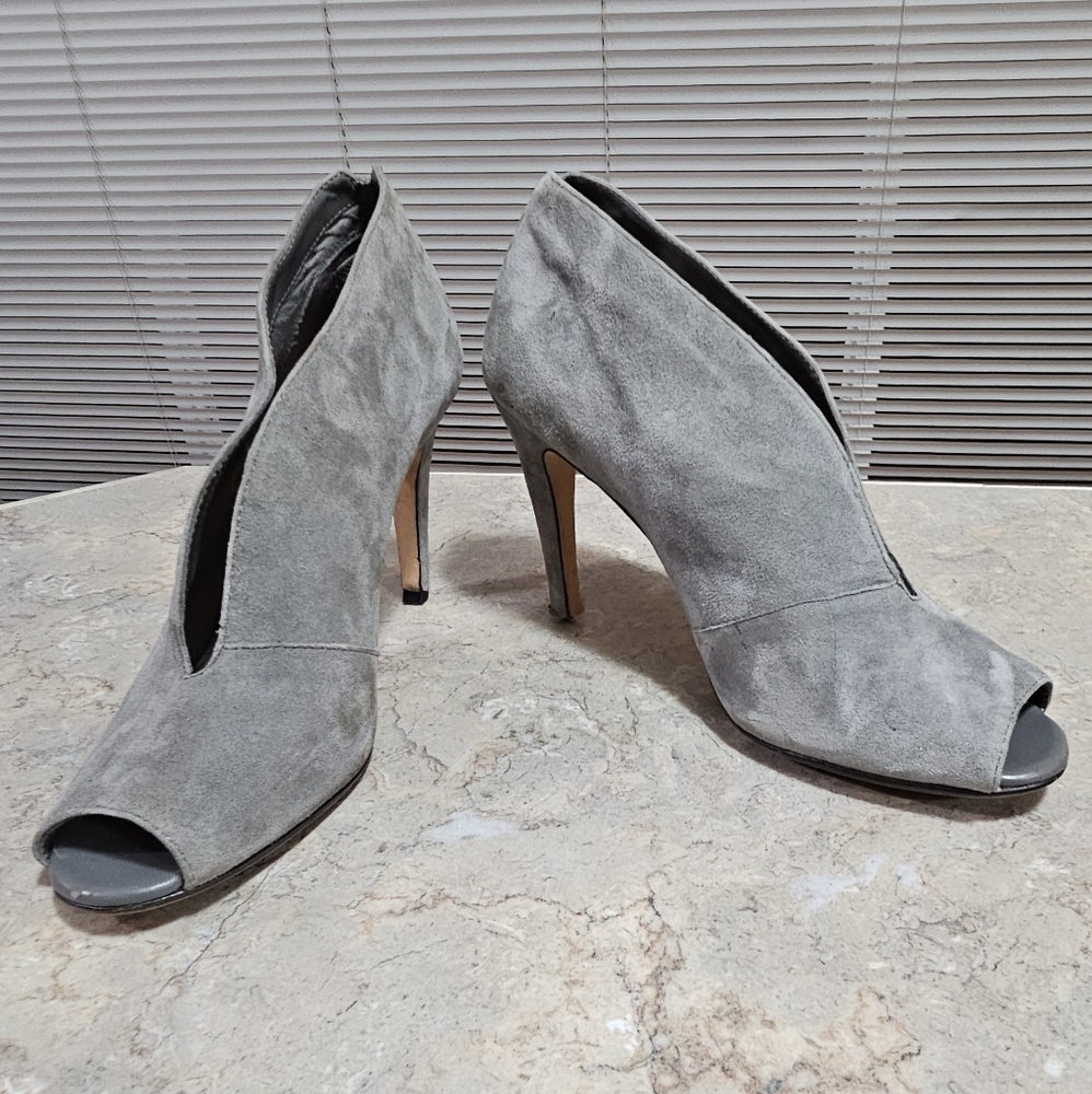 Halogen grey suede bootie heels - Picture 3 of 8